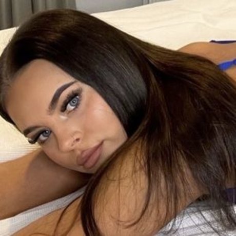 Emily Raine sexy galerie