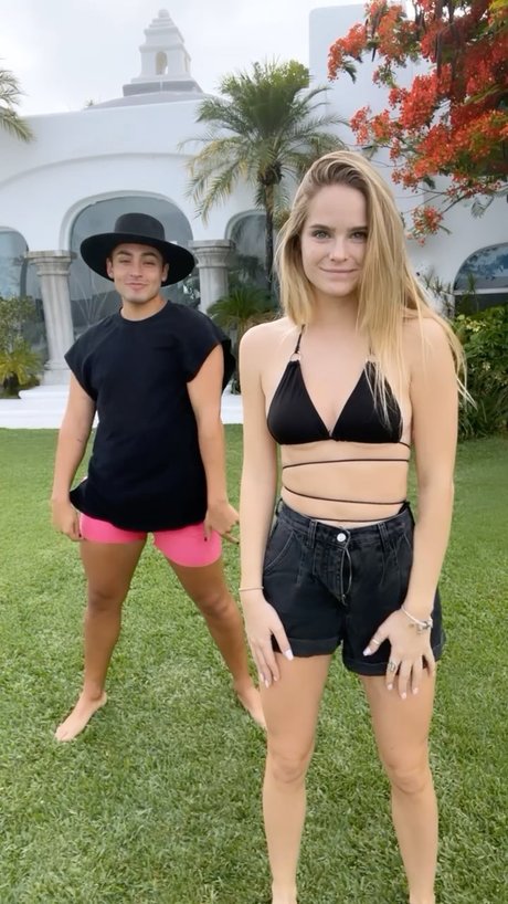 Inna Moll perfekte akt bilder