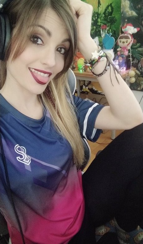 Iamcristinini freie pornostar bild