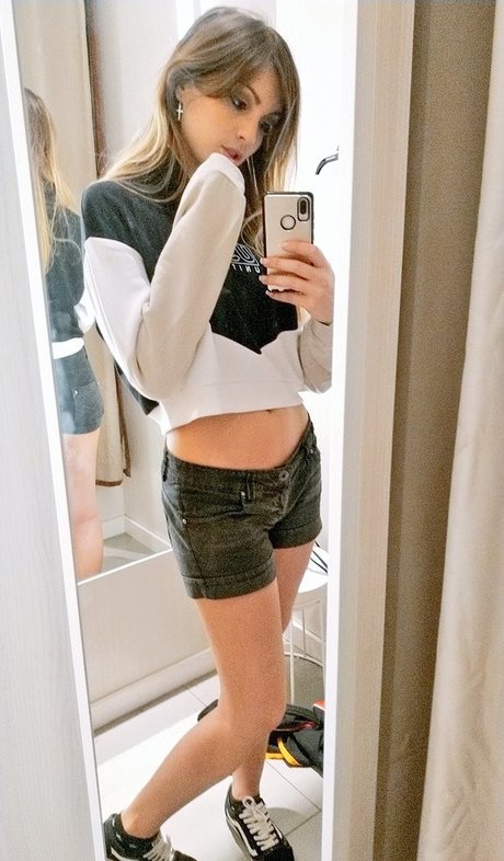 Iamcristinini heiße schöne fotos