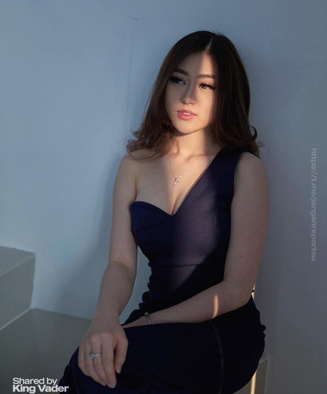 Felicia Carissa model nackt bild