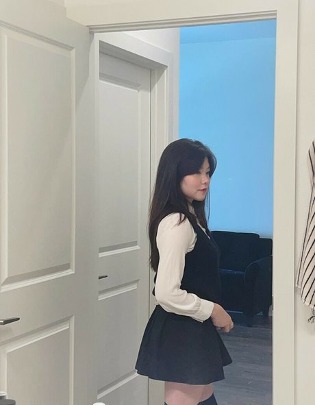 Julia Nakamura hübsche top bild