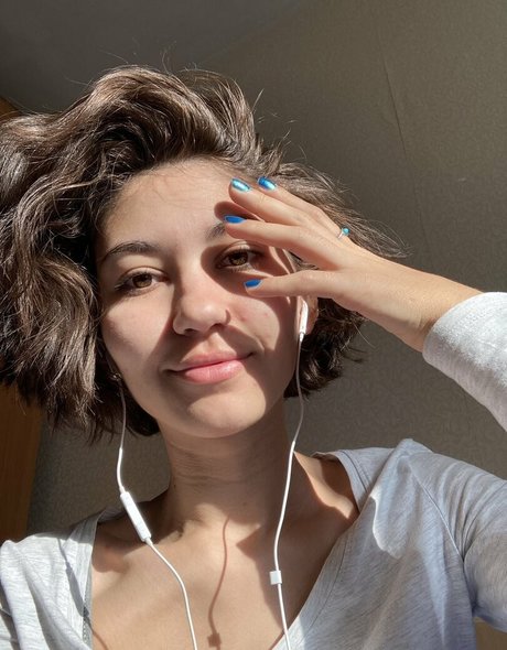 adorable dina hübsche sexy bild