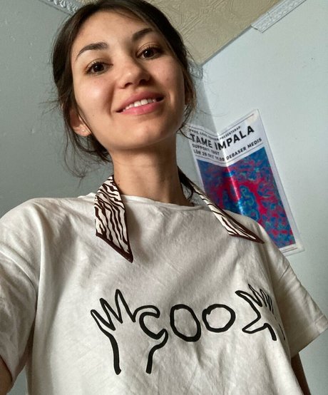 sehr dünne onlyfans sexy akt archiv