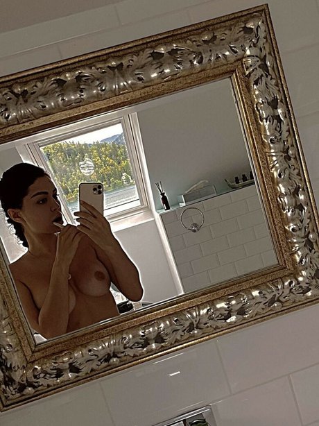 Miratwitch heiße nackten bild