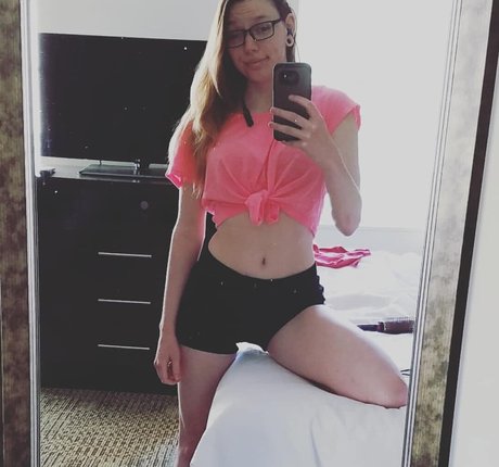 Gabby Swears top erwachsene bilder