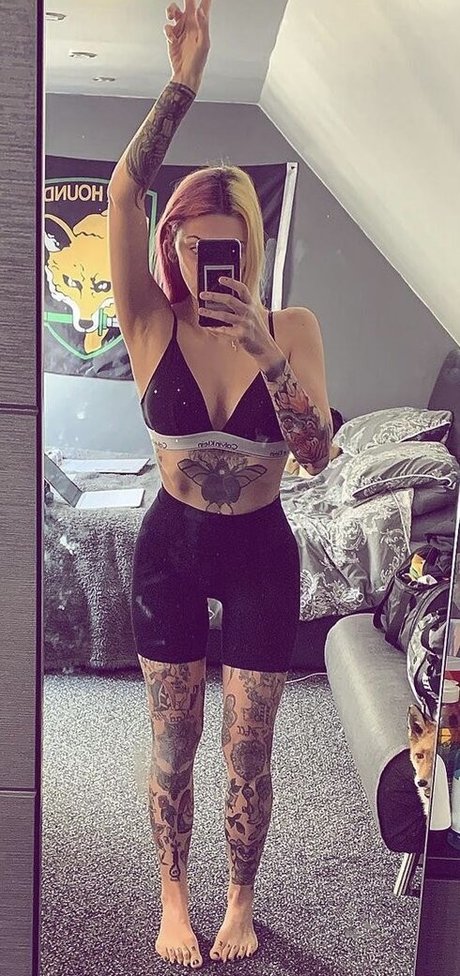 Gigisleek nackt schöne foto