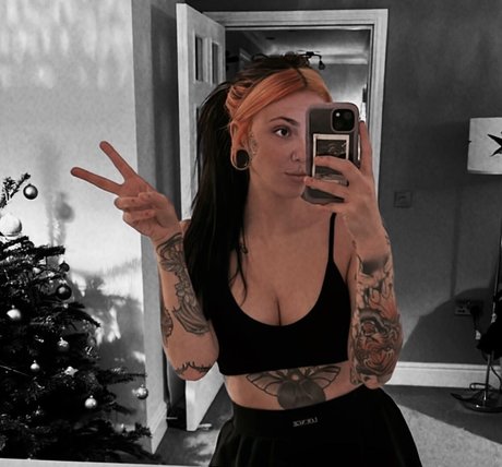 Gigisleek nacktheit hd archiv