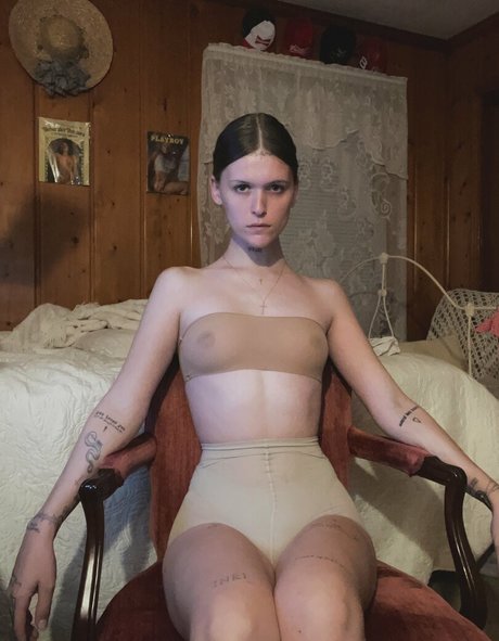 Ethel Cain schauspielerin nackte galerie