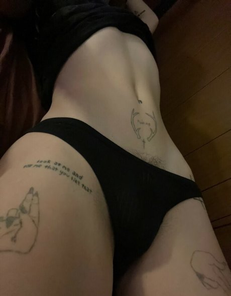 Ethel Cain hd sexy bild