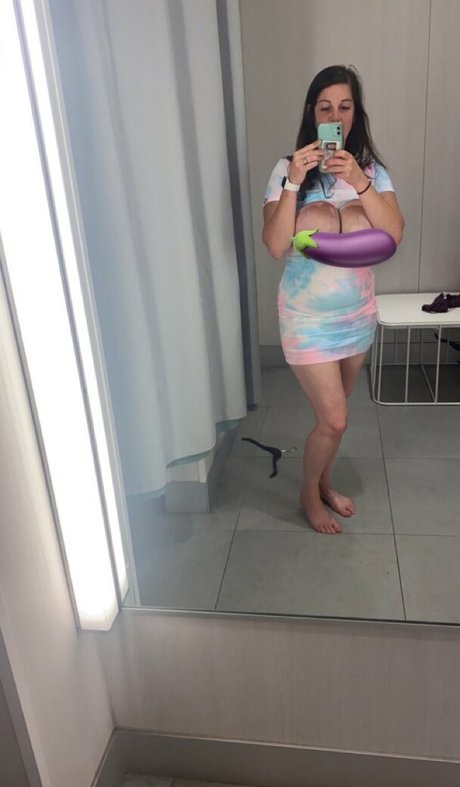 Tittyqueen77 hübsche nackten foto