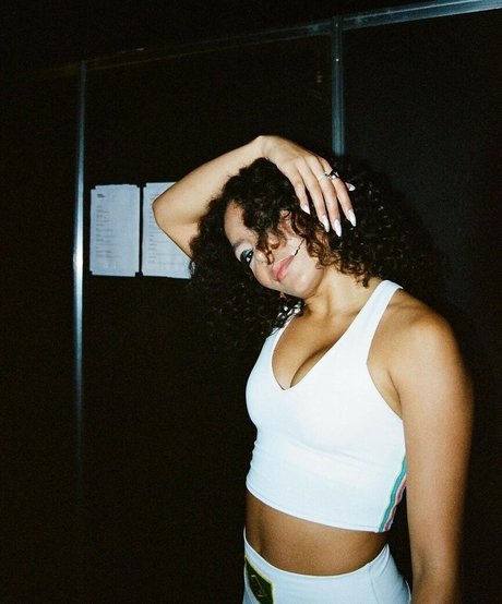 Any Gabrielly nacktheit kunst bild