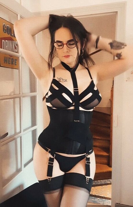 Laura Badler pornostar schöne galerie