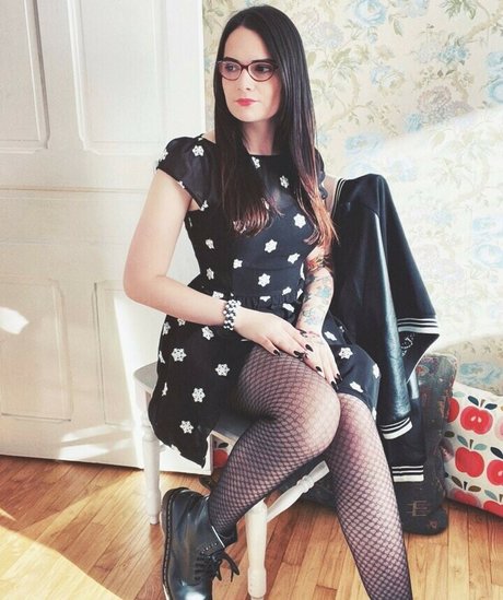 Laura Badler pornostar nackte archiv