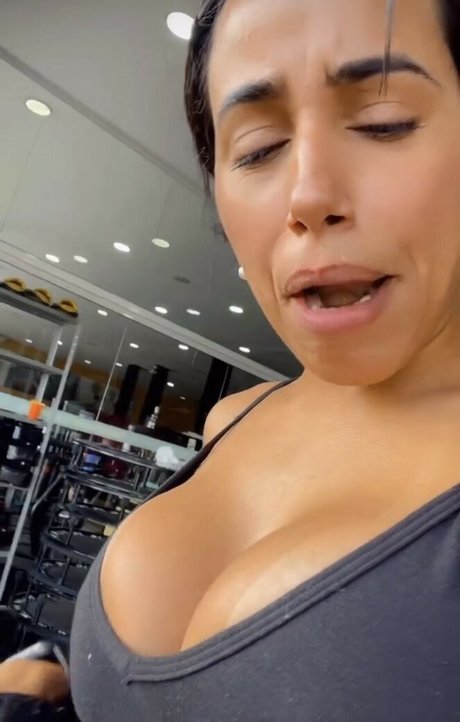 MC Naninha perfekte beste foto