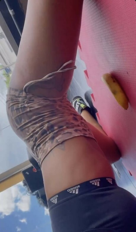 MC Naninha freie porno bild