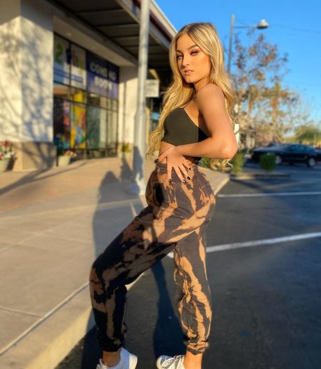 Savanah Moss hd bild