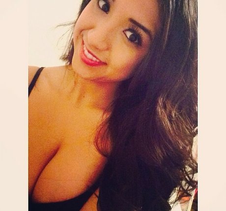 Alexandra Nicole top erwachsene bild