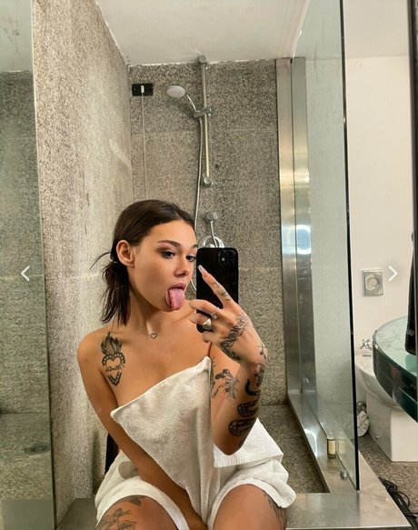 Elisa Vimercati porno heiße bild