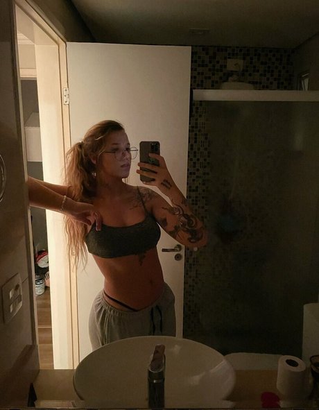 Elanadara erwachsene nette galerie