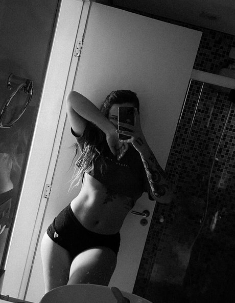 Elanadara erwachsene nackten bilder