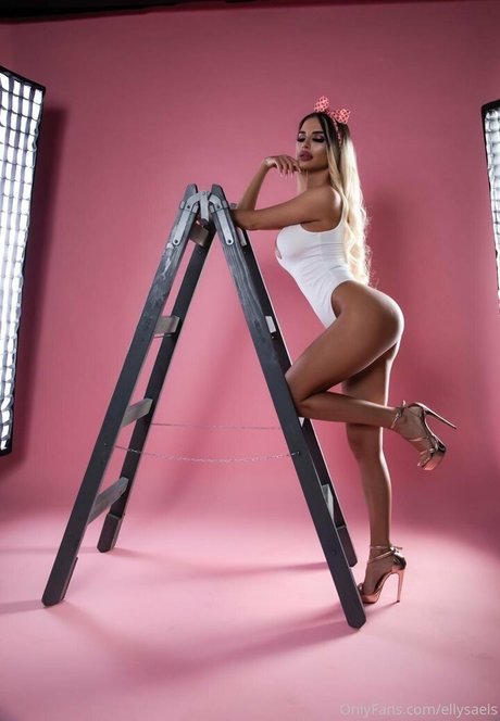 Ellysa Geanina perfekte schöne galerien