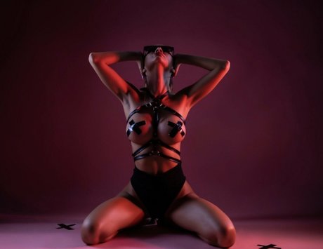 Ellysa Geanina nacktheit schöne bild