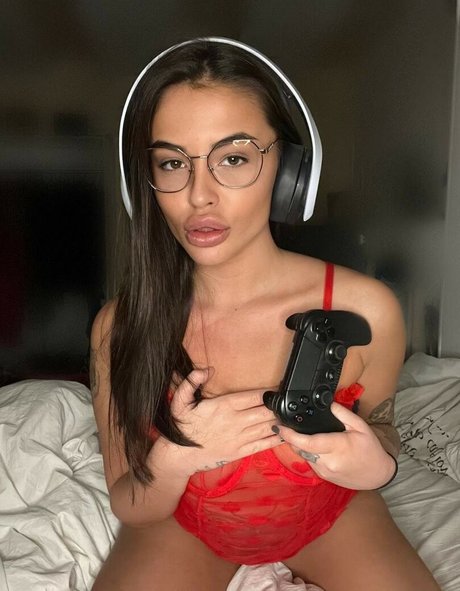 Laura Von Gallucci porno akt fotos