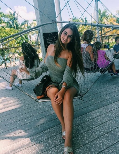 Corrina M sexy akt galerie