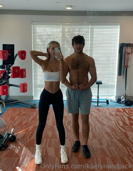 Kaelynandjack schöne akt foto