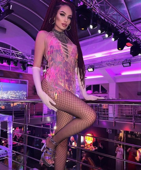 medusa xxx nette pornostar bild