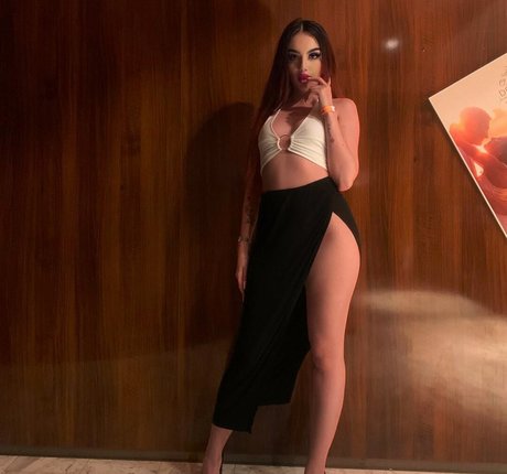 medusa xxx schauspielerin sexy fotos