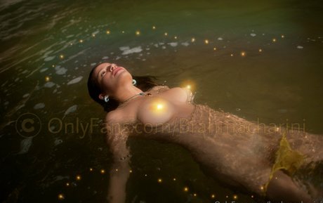 Samantha Katie James erotische pornografische bild