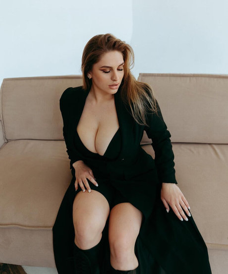 Anastasia Shark nackt erwachsene fotos