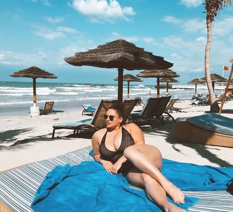 Anastasia Shark porno perfekte archiv