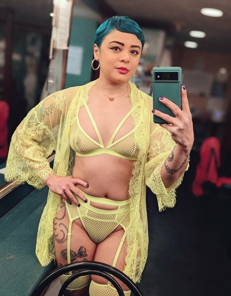 Evelyn Vinyl porno beste archiv