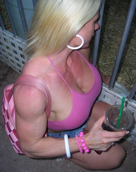 Melissa Dettwiller hübsche nackten archiv