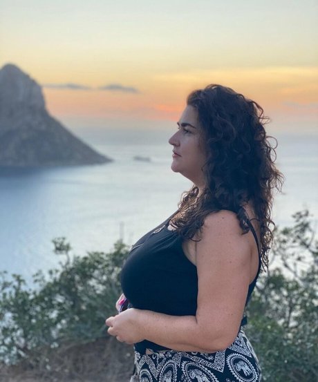 Caliope xxx akt foto