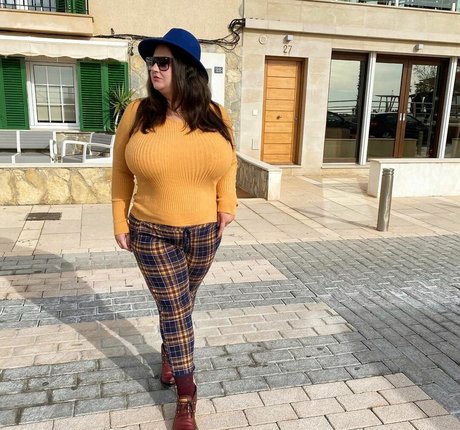 Caliope pornostar schöne bild