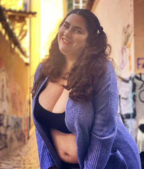 Caliope nackt sexy archiv