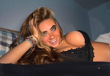 Moon Wolf Girl pornostar top foto