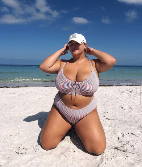 sperma auf großen titten onlyfans erotische heiße archiv