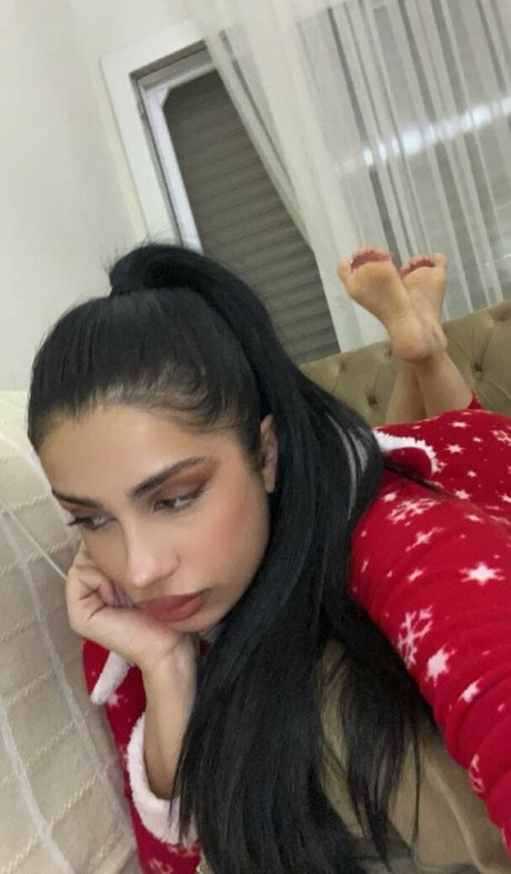 zela ta hübsche sexy galerien