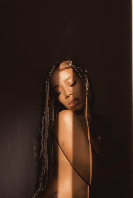 Giana Malise kunst xxx foto