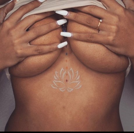 Giana Malise schöne erotische galerien