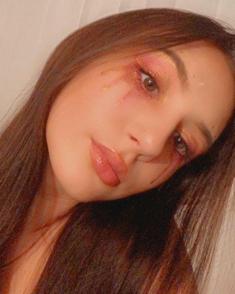 Amira Maroulis schauspielerin porno bild