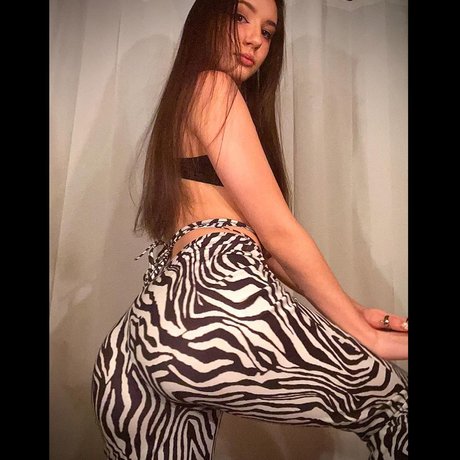 Amira Maroulis top nackt galerien