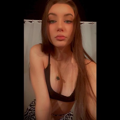 Amira Maroulis erotische heiße fotos