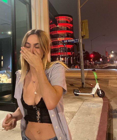 Coco Arquette model nackt bilder