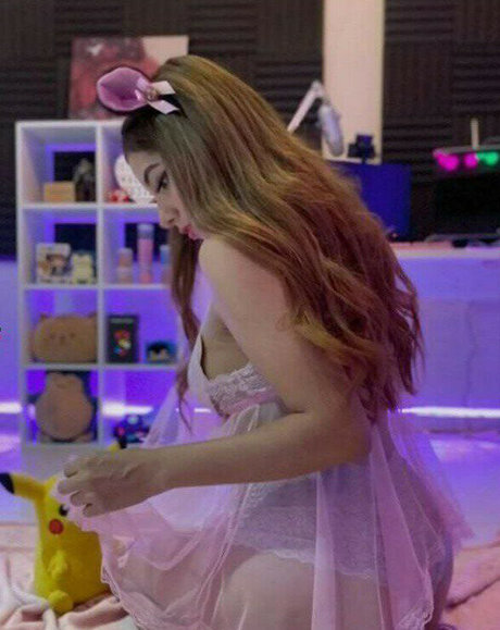 MonyWTFLive nackt top archiv